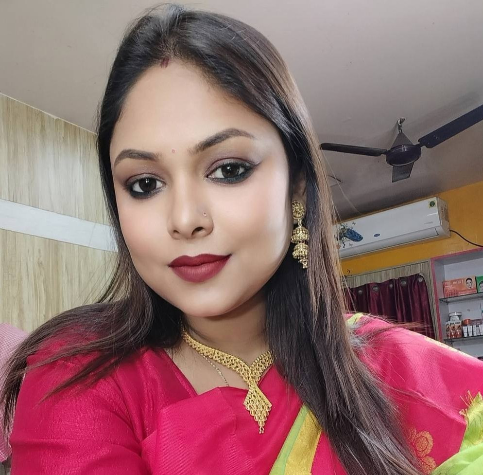 নতুন কাজের মেয়ে সুজাতা